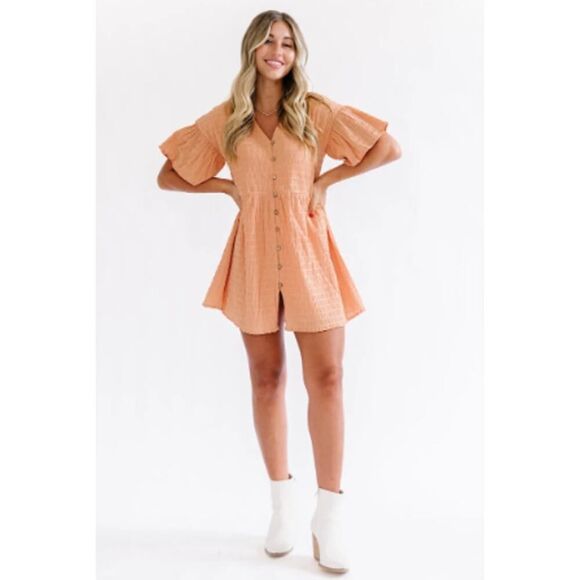 NEW Velma Peach Smocked Button Down Dress Short Ruffle Sleeves Size Medium - Picture 1 of 7